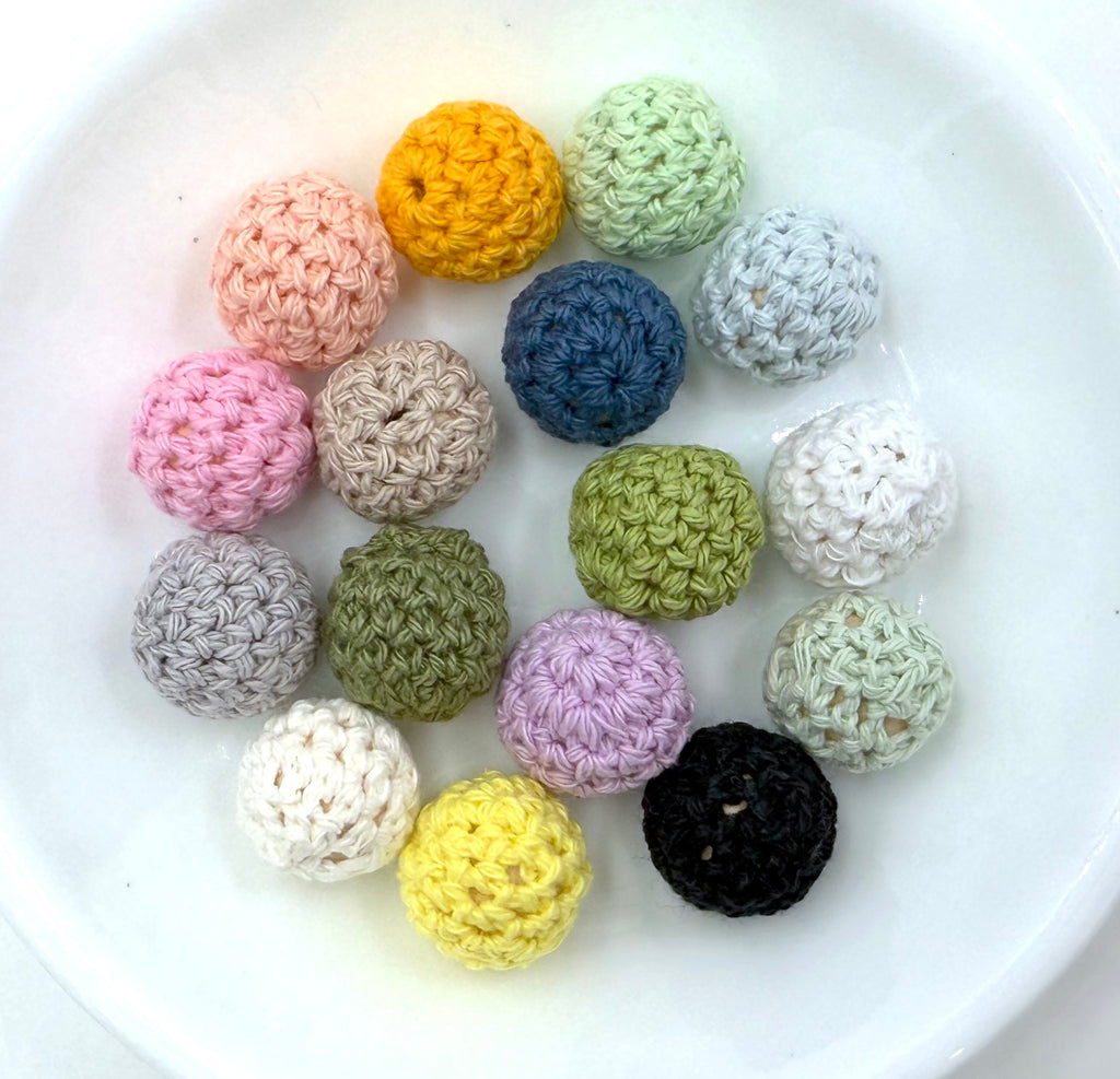 SALE--10 Random Color Crochet Beads--16mm