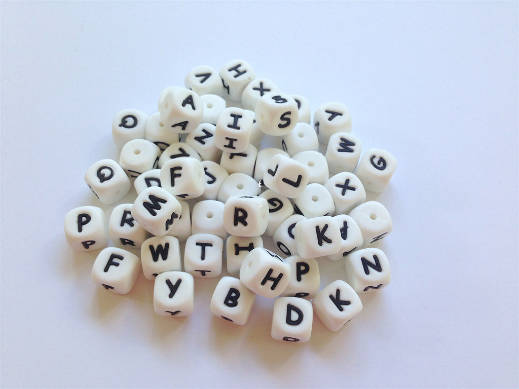 1197SV077G – 10mm Alphabet Beads – Hot Multi / Silver Letters – 1/4 Lb  Value Pack