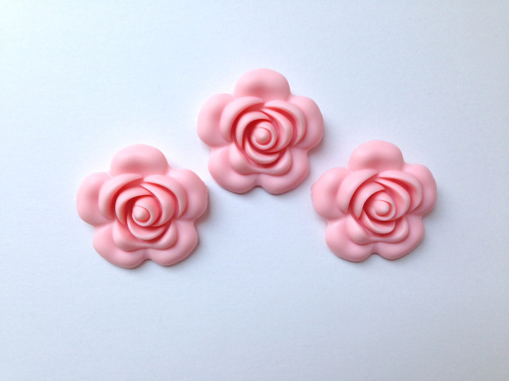 40mm Pink Quartz Silicone Flower Bead