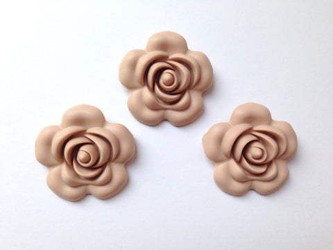 40mm Oatmeal Silicone Flower Bead