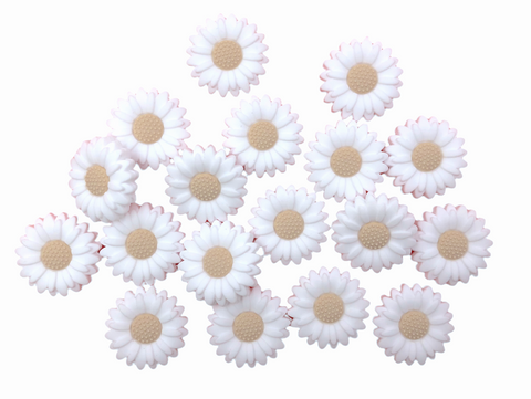 30mm White Daisy Beads